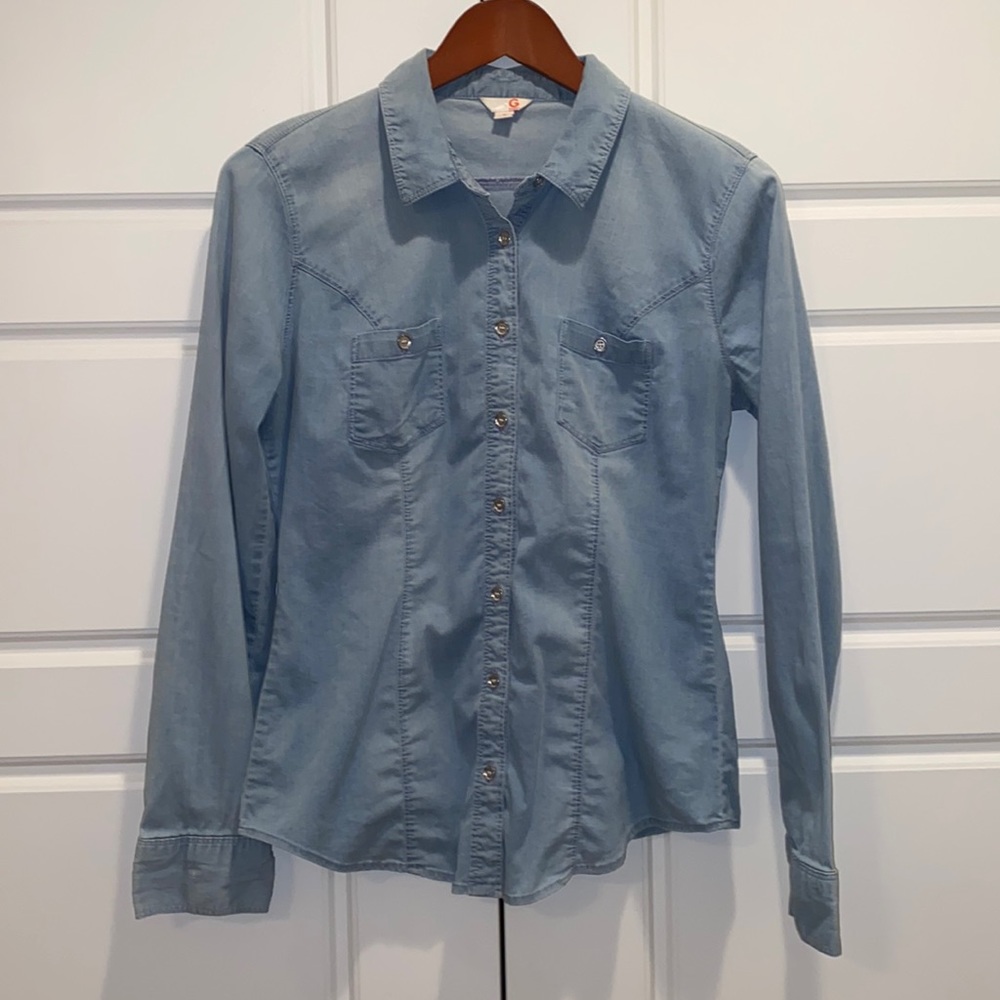 G by Guess Chambray Denim Button Down Shirt. Size Medium